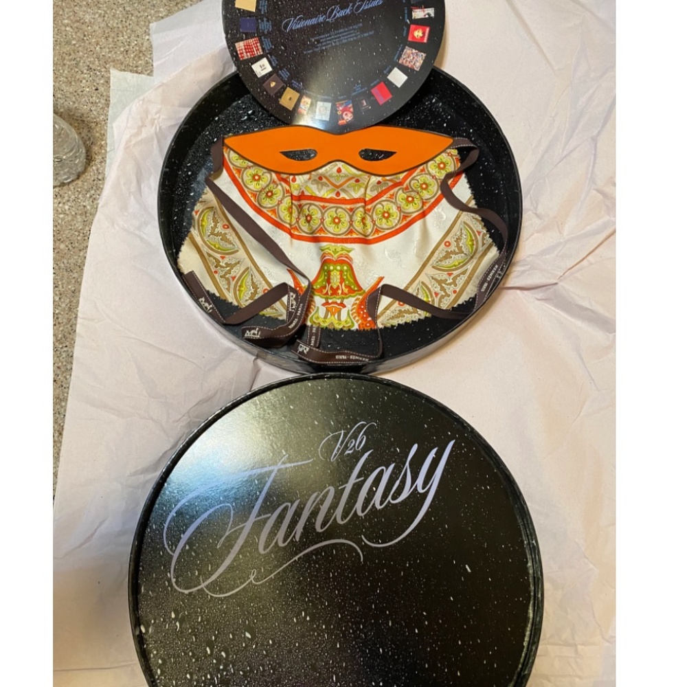 Rare Edition Visionaire 26: Fantasy Hermes Masquerade Mask in round box artbook.